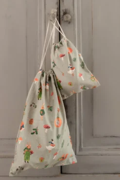 Cadeauzakje, recycled katoen bosvondsten, 27 x 37 cm