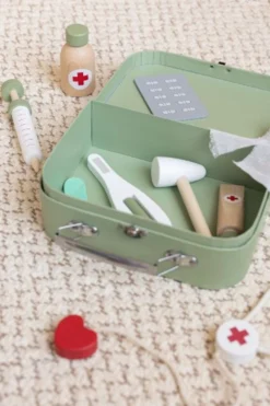 Dokterskoffertje met houten accessoires