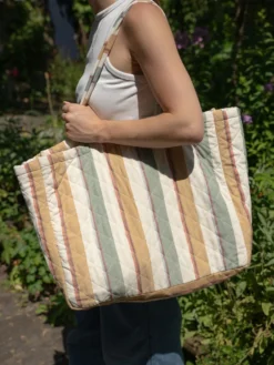 Gequilte tas, recycled katoen, zomerstreep, 46 x 37 x 16 cm