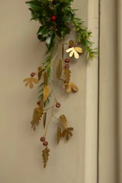Hanger met kraaltjes en blaadjes, brass, 25 cm