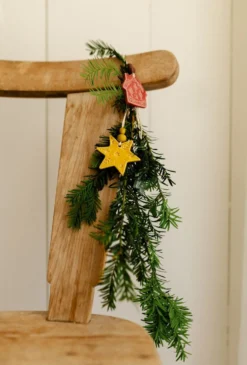 Hanger, porselein, ster, geel