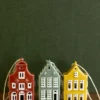Hanger, porselein, trapgevelhuis, groen