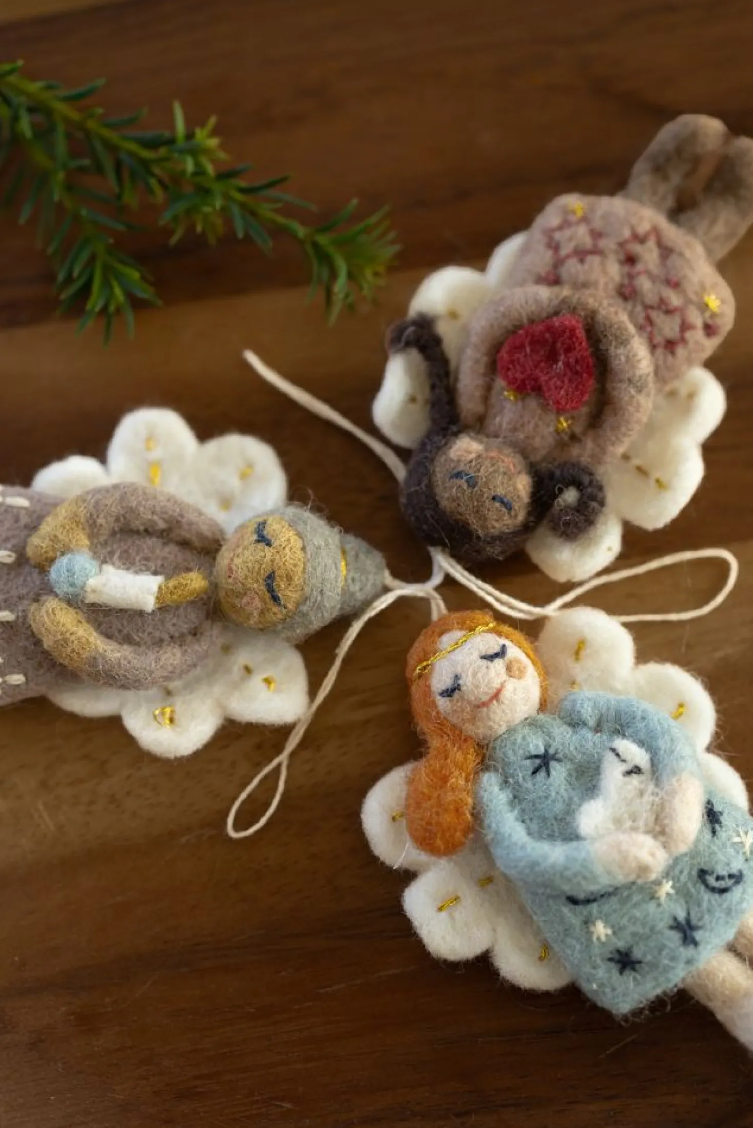 Hanger, vilt, engel met lila jurk en kaars