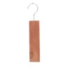 Kasthanger van cederhout, 20 X 5 X 1 cm