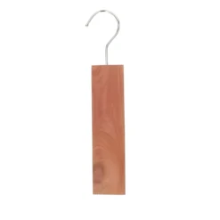 Kasthanger van cederhout, 20 X 5 X 1 cm
