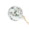 Kerstbal, glas, dennentakjes