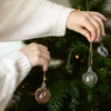 Kerstbal, glas, rode besjes