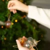 Kerstbal, glas, witte besjes, geel, Ø5 cm