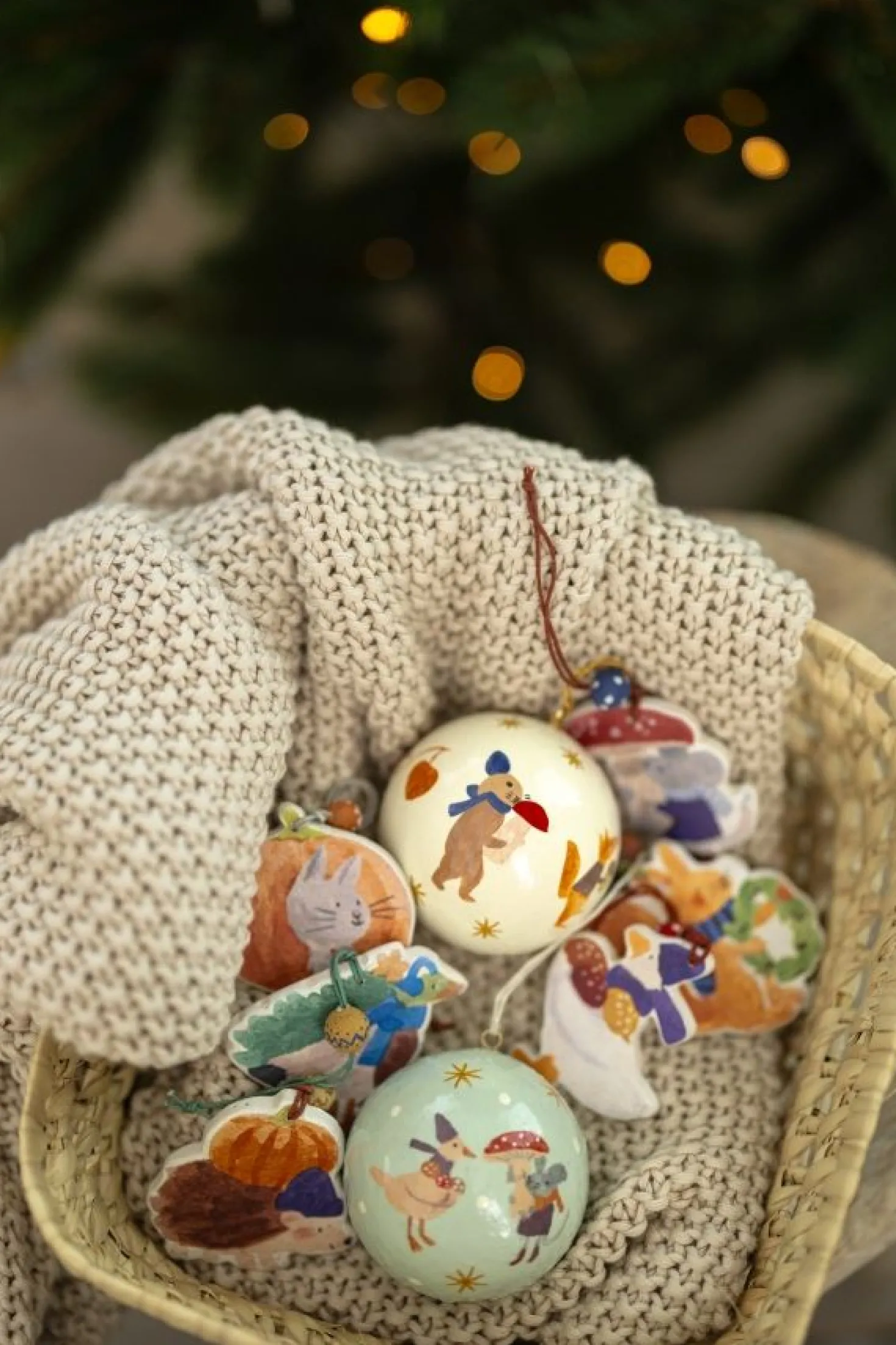 Kerstbal, katoenmaché, bosdieren, wit, Ø7 cm
