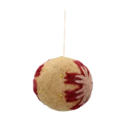 Kerstbal met rode bloem, vilt, zandkleur, Ø6 cm
