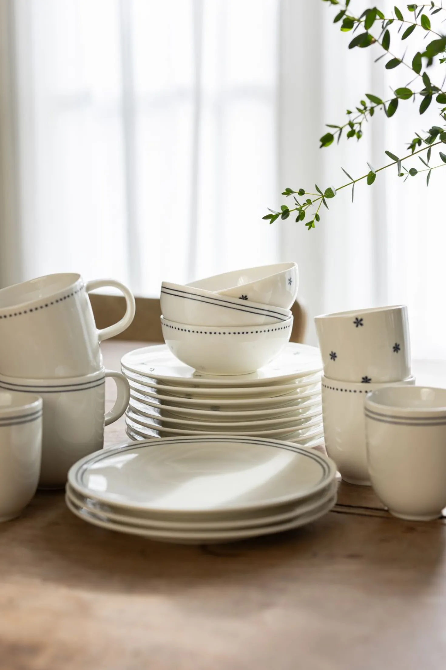 Kom met blauwe streep, organisch, porselein, Ø 12 cm