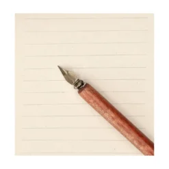 Kroontjespen en kalligrafeerpen