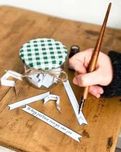 Kroontjespen en kalligrafeerpen
