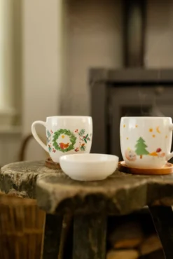 Mok, steengoed, dieren in een kerstbos, Ø8.5 cm