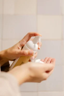 Reinigingsschuim voor het gezicht, droge/gevoelige huid, 150 ml